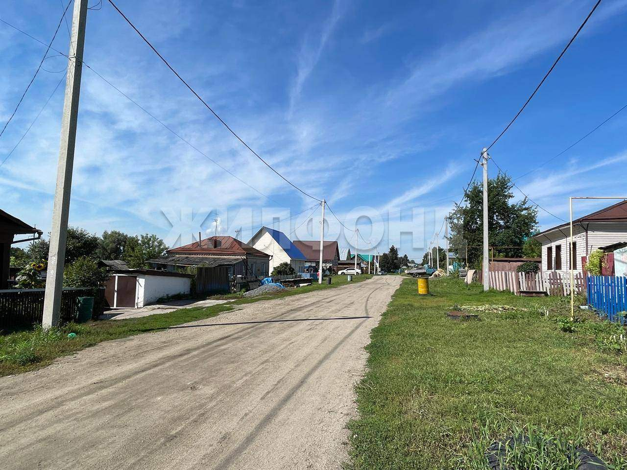 Продам земельный участок 1200 м.кв.