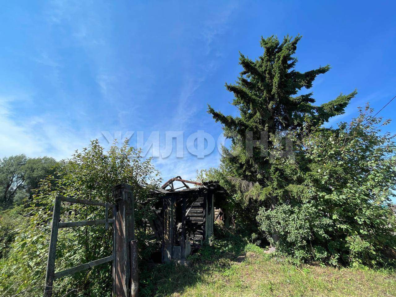 Продам земельный участок 1200 м.кв.