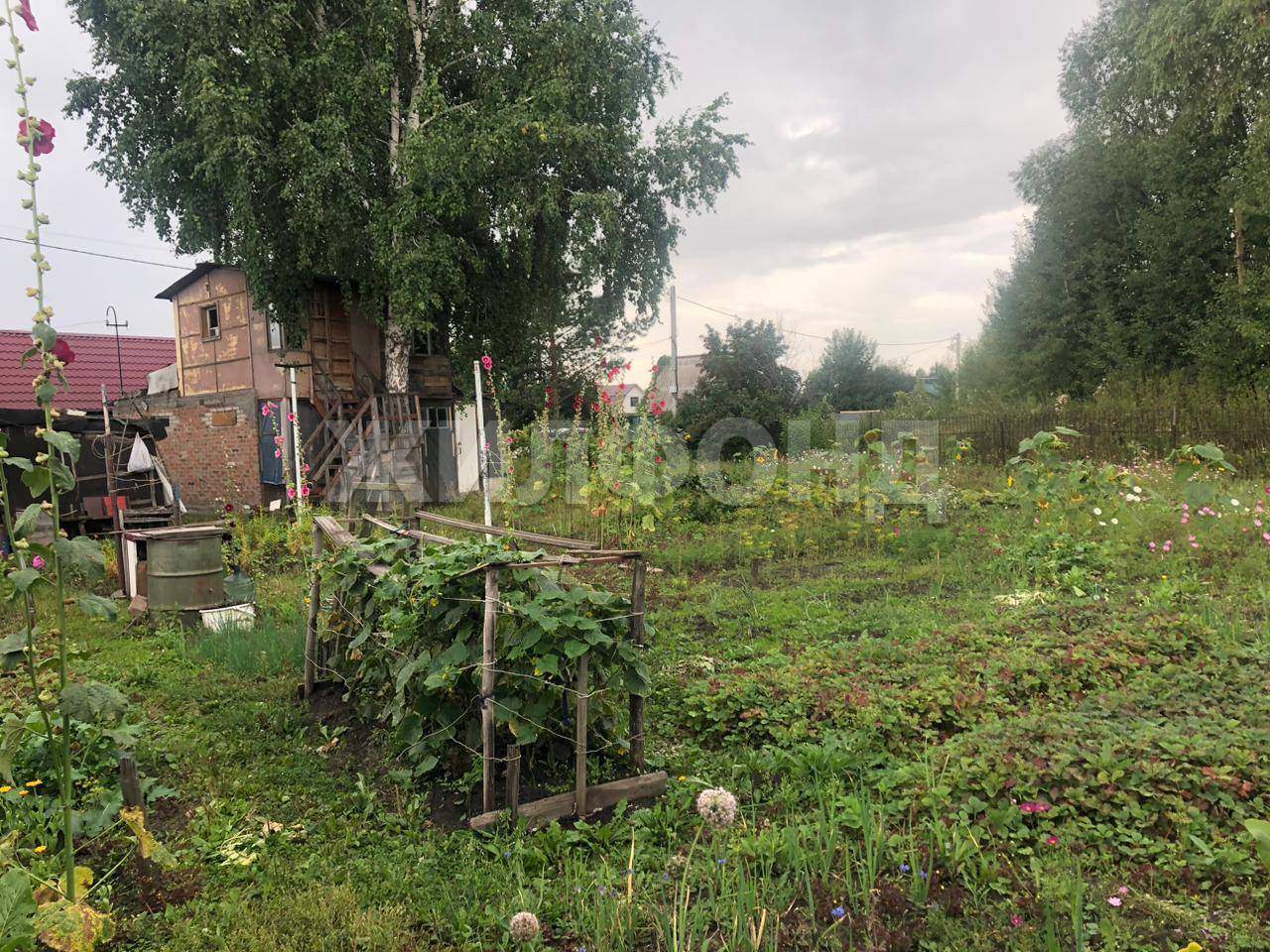 Продам земельный участок 1000 м.кв.