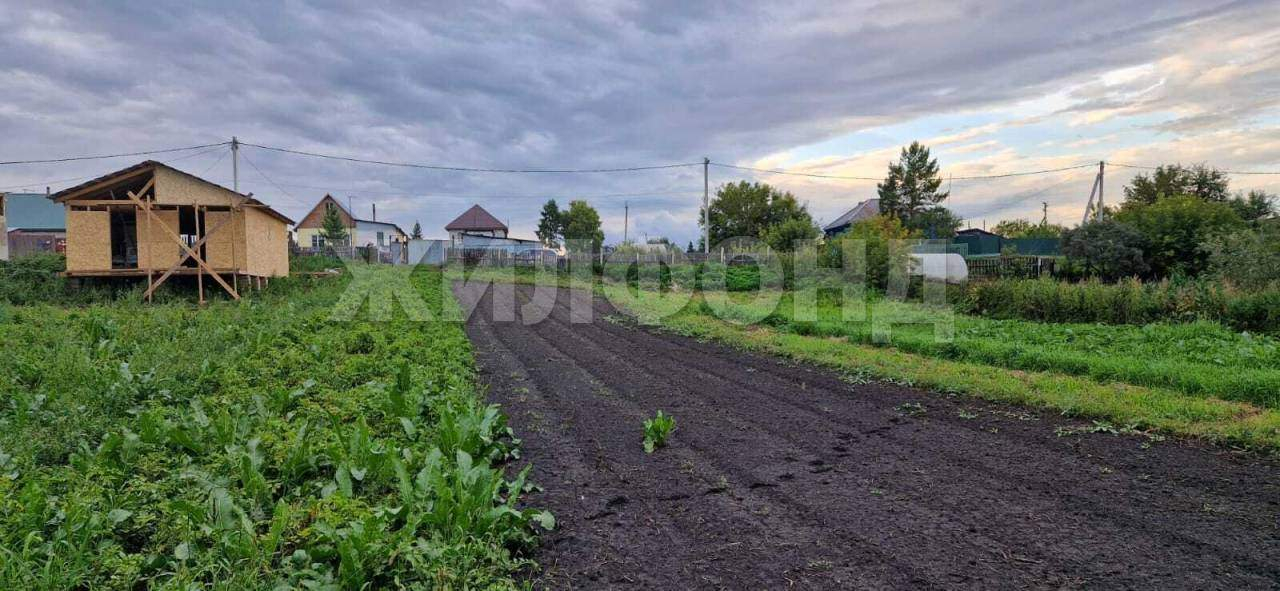 Продам земельный участок 1500 м.кв.