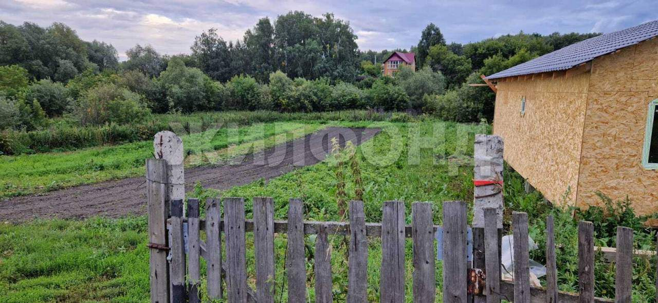 Продам земельный участок 1500 м.кв.