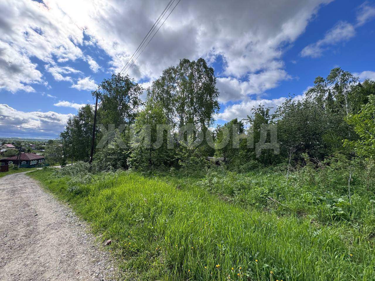 Продам земельный участок 1000 м.кв.