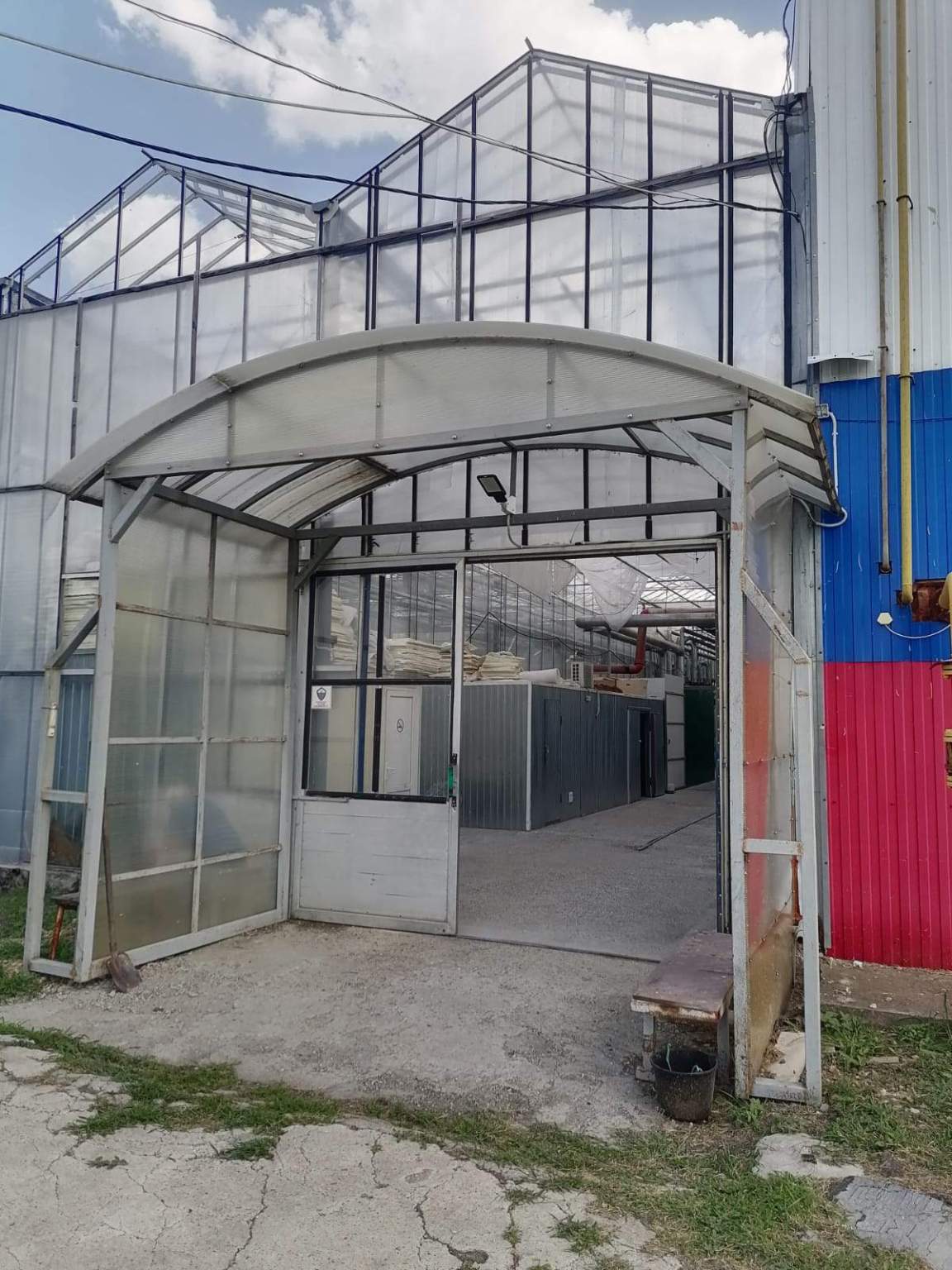 Продам торговое помещение 10698.8 м.кв.