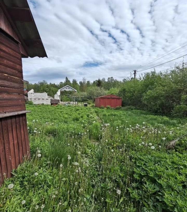 Продам земельный участок 1200 м.кв.