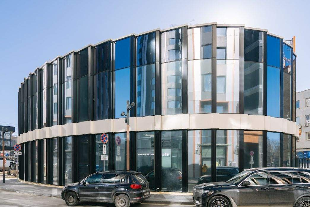 Продам торговое помещение 606.5 м.кв.
