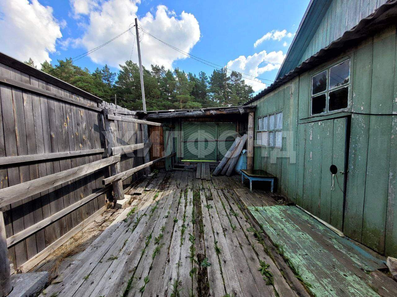 Продам земельный участок 1000 м.кв.