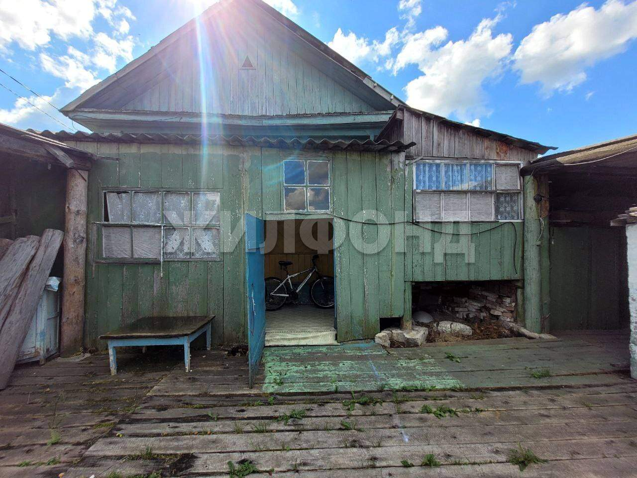 Продам земельный участок 1000 м.кв.