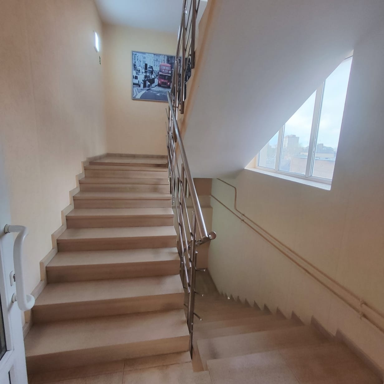 Сдам в аренду офис 683 м.кв.