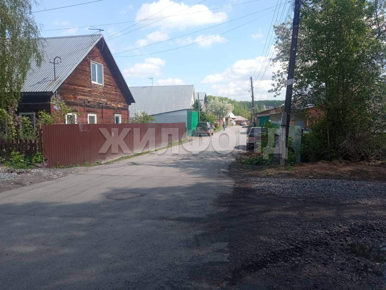 Продам земельный участок 700 м.кв.