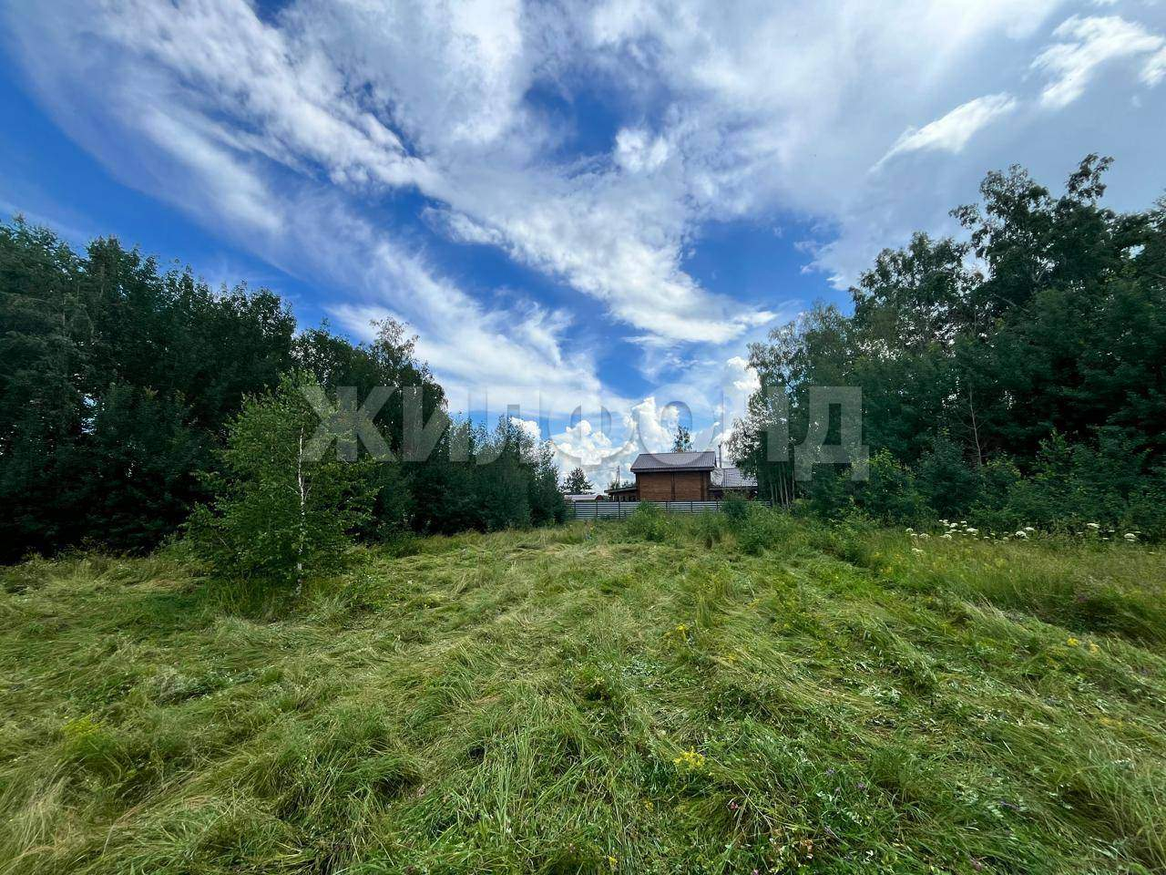 Продам земельный участок 927 м.кв.