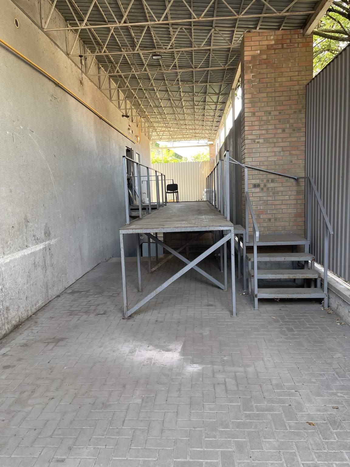 Сдам в аренду магазин 456.6 м.кв.