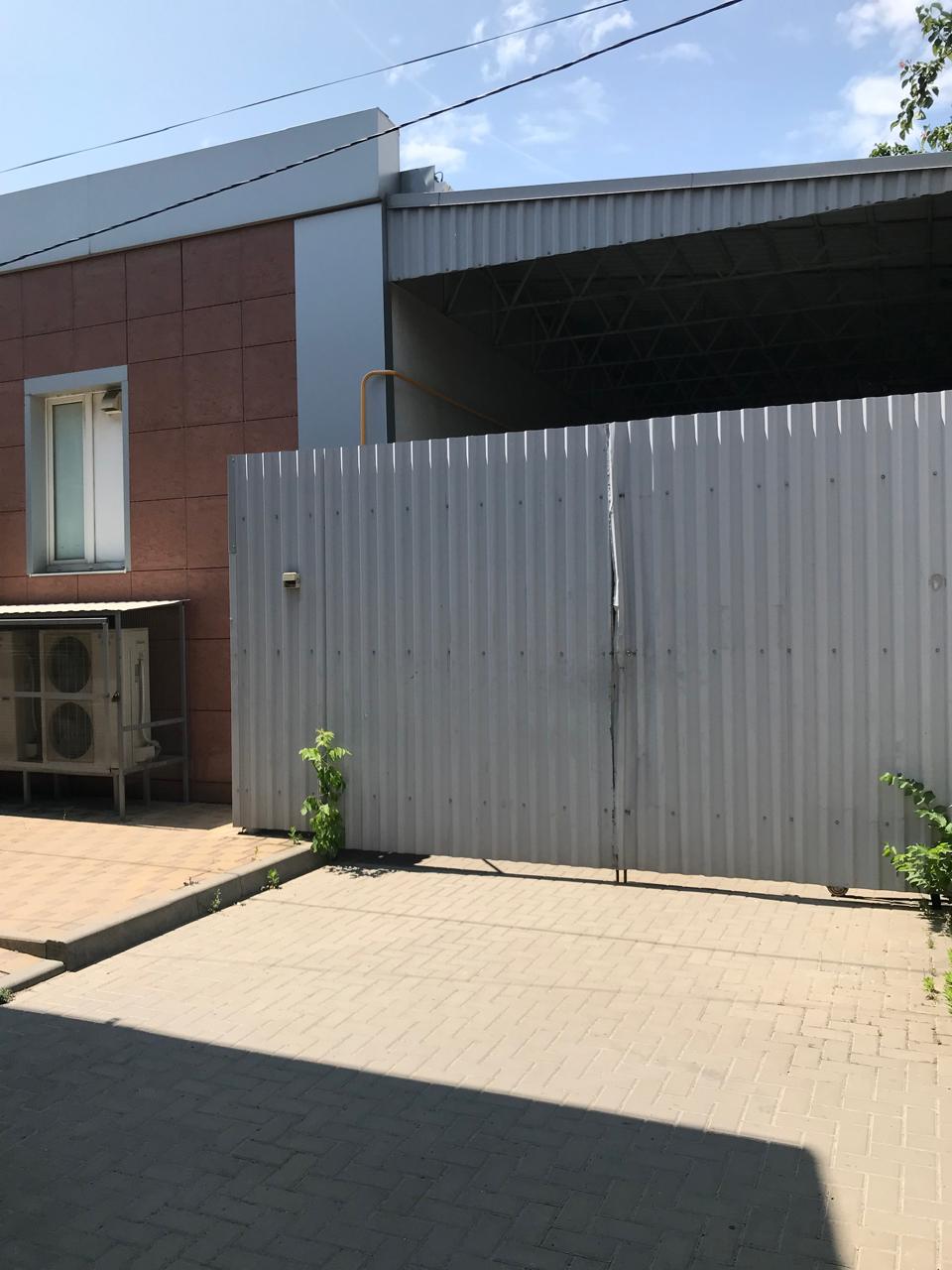 Сдам в аренду магазин 456.6 м.кв.