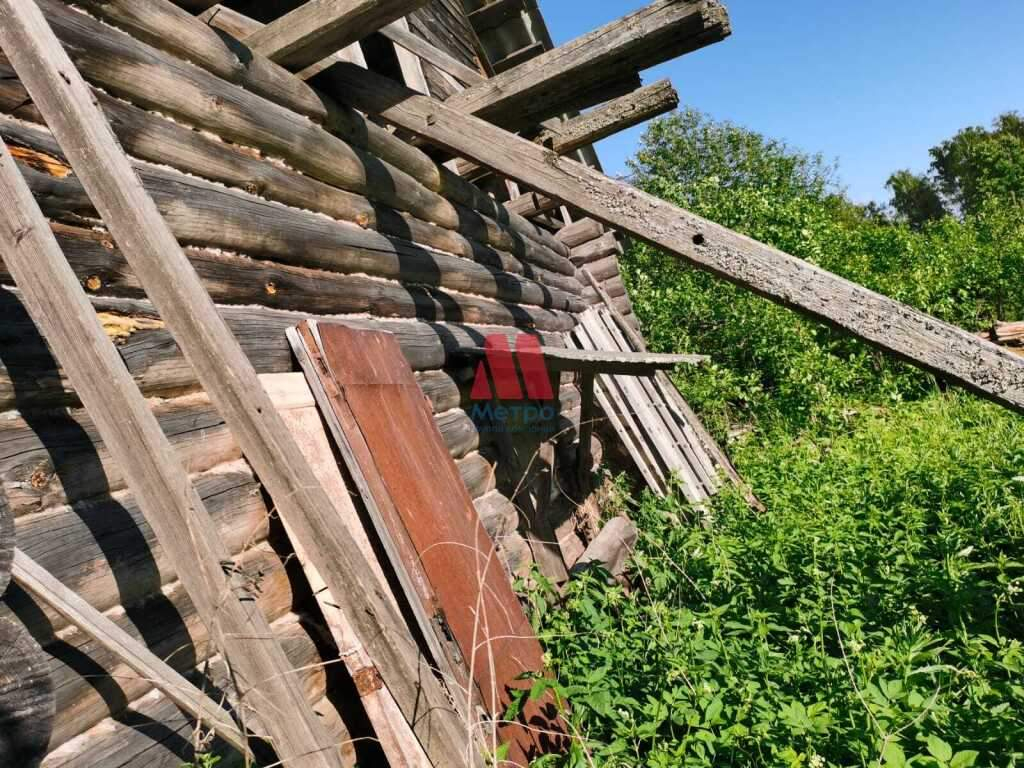 Продам земельный участок 1300 м.кв.