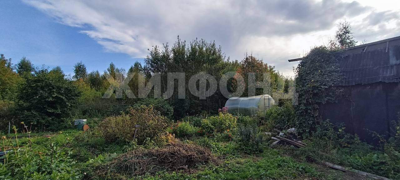 Продам земельный участок 810 м.кв.