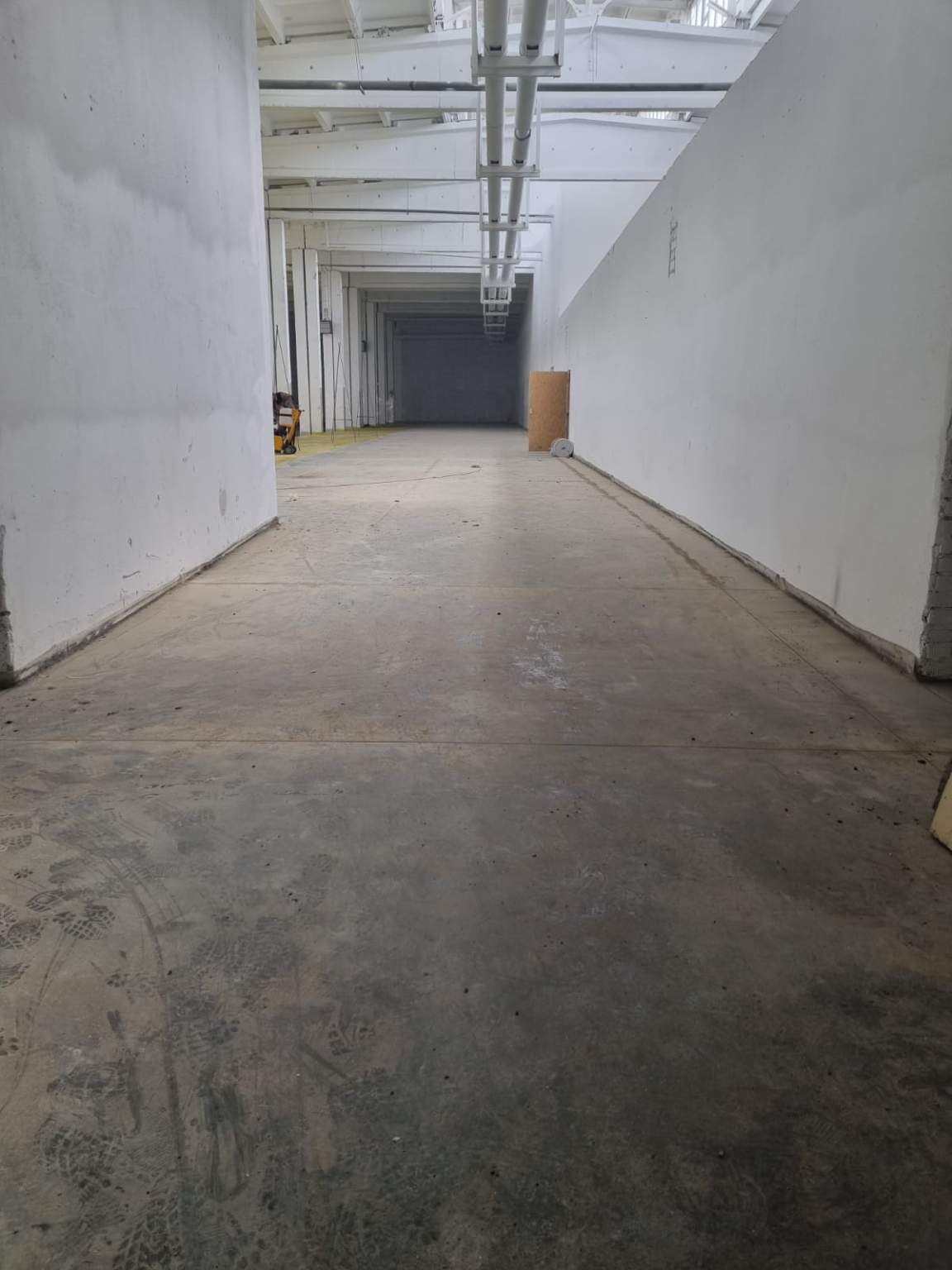 Сдам в аренду склад 7598 м.кв.