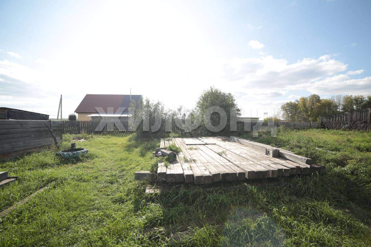 Продам земельный участок 2300 м.кв.