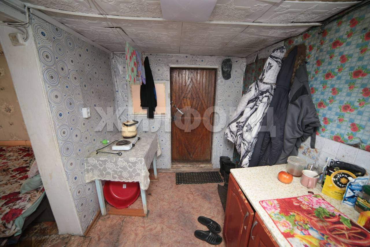 Продам земельный участок 2300 м.кв.