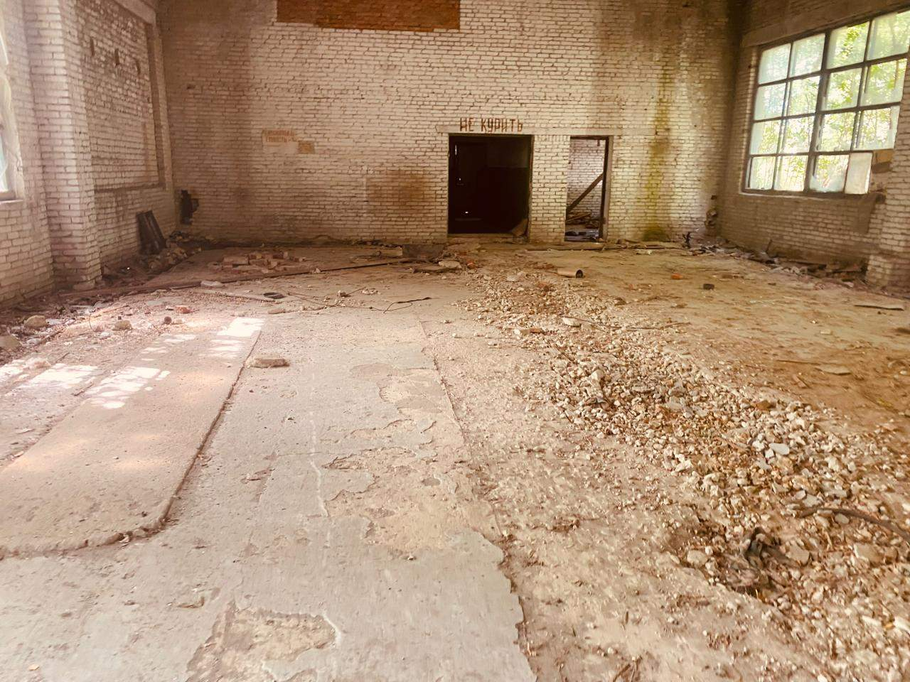 Продам торговое помещение 1021.5 м.кв.