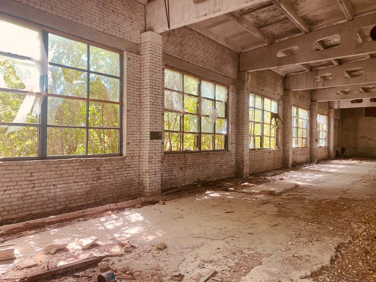 Продам торговое помещение 1021.5 м.кв.