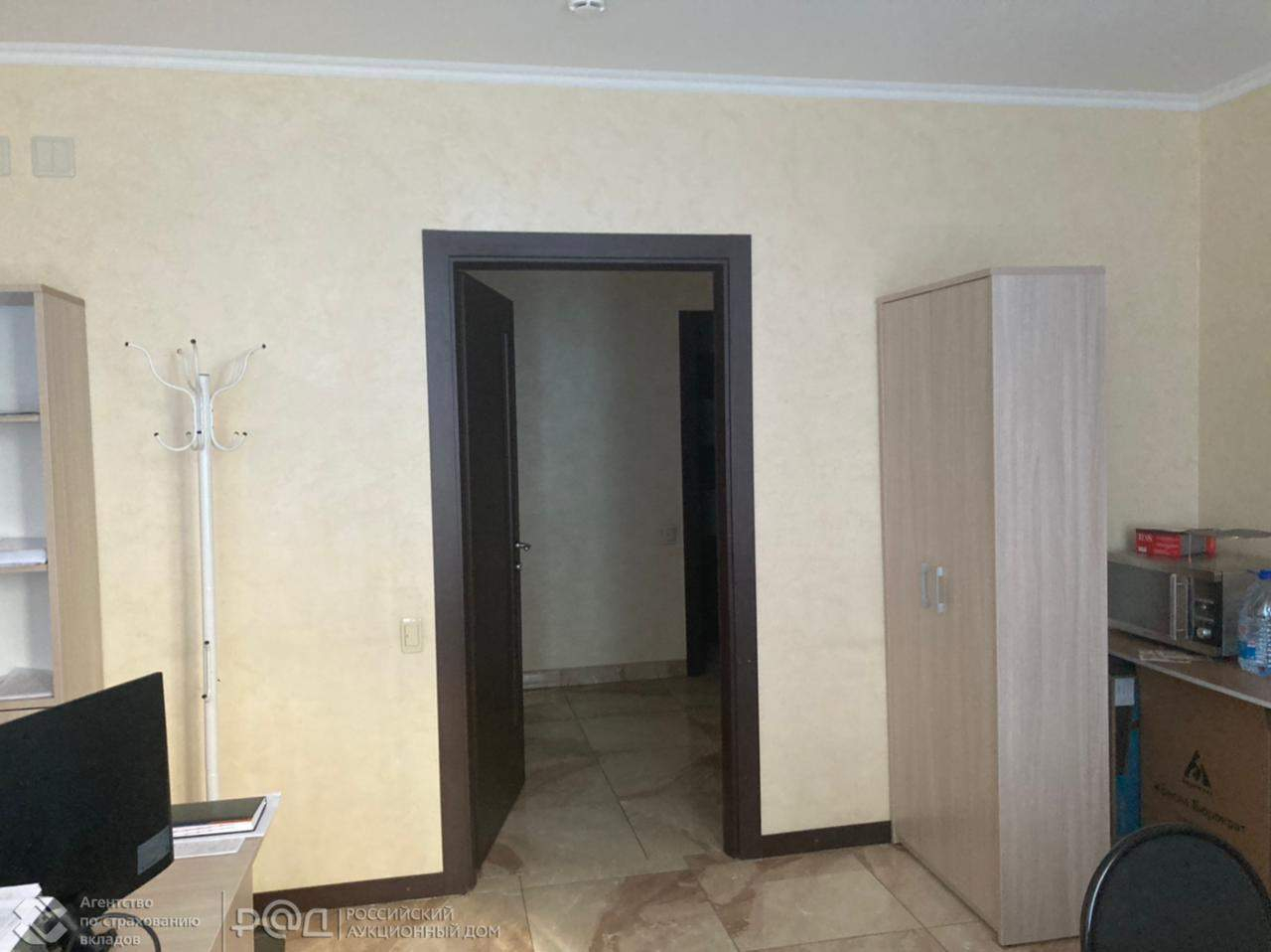 Продам офис 1301.8 м.кв.