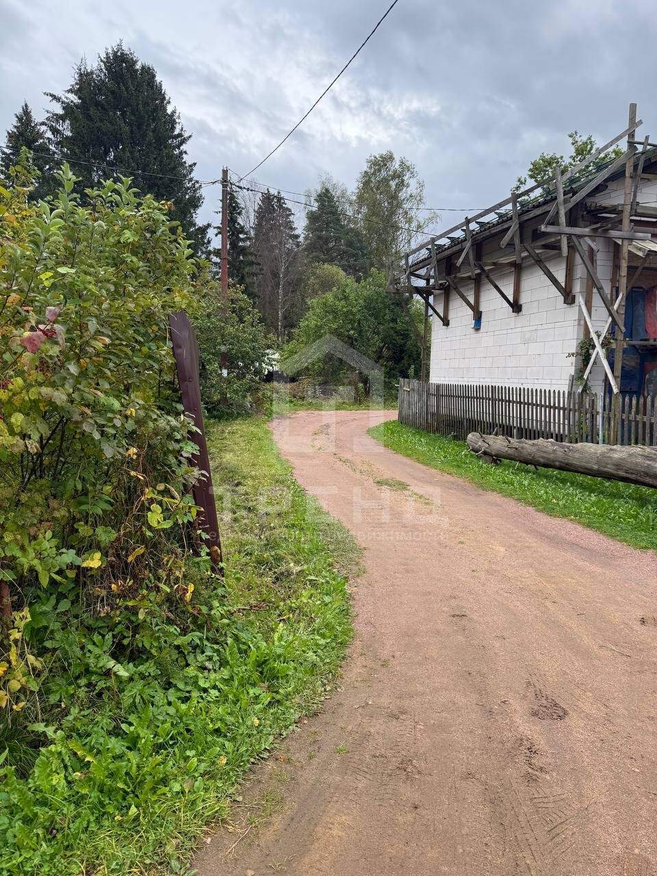 Продам земельный участок 660 м.кв.