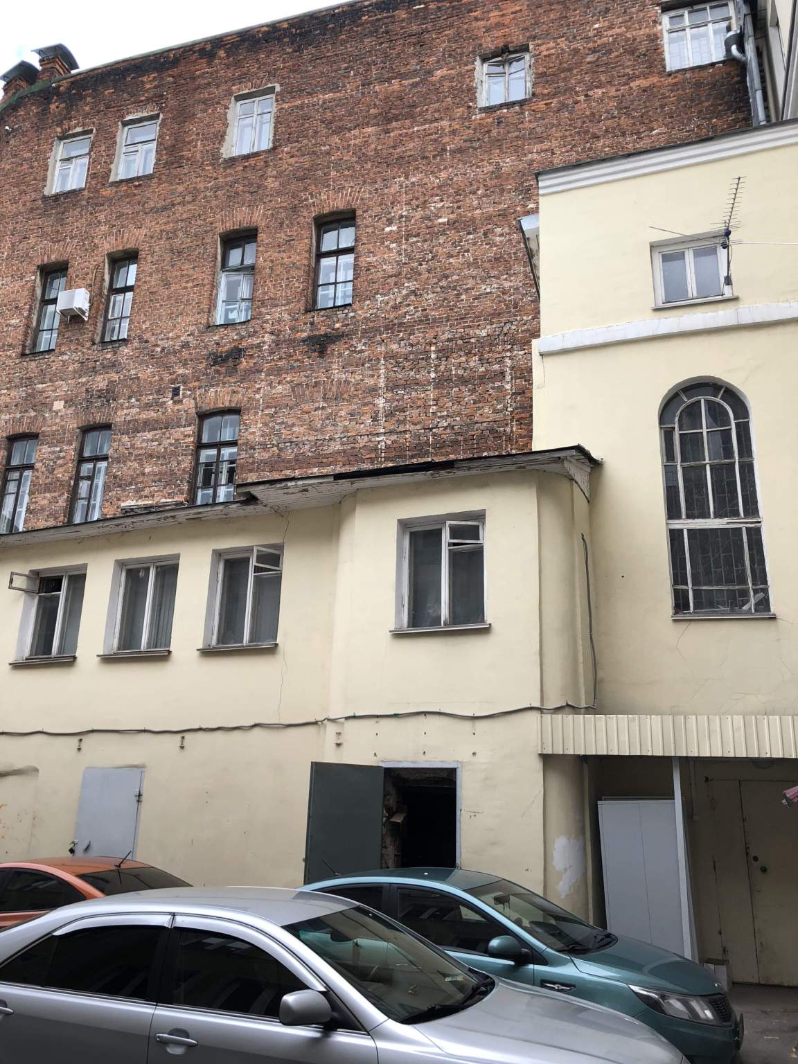 Продам офис 1351.9 м.кв.