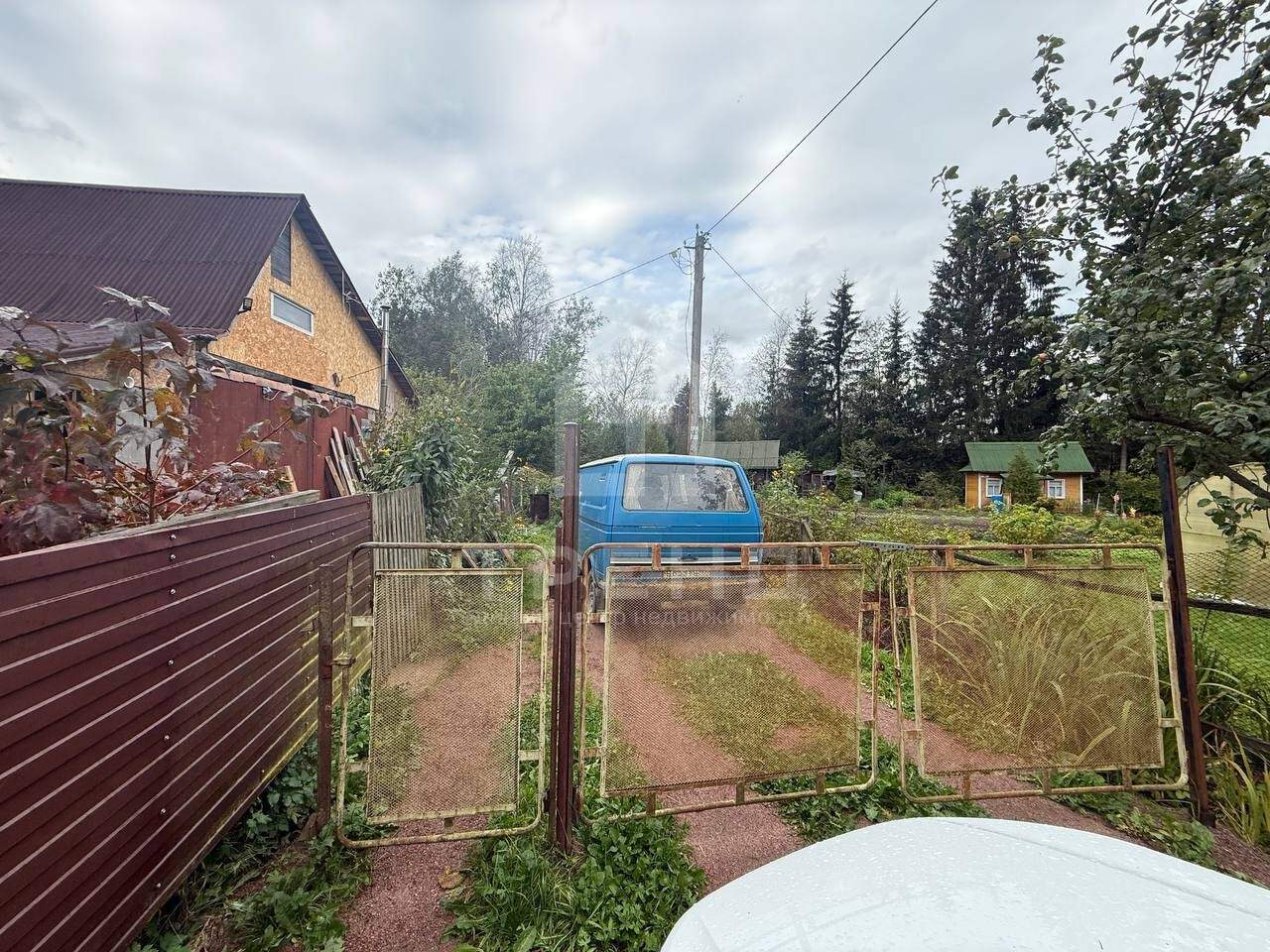 Продам земельный участок 660 м.кв.