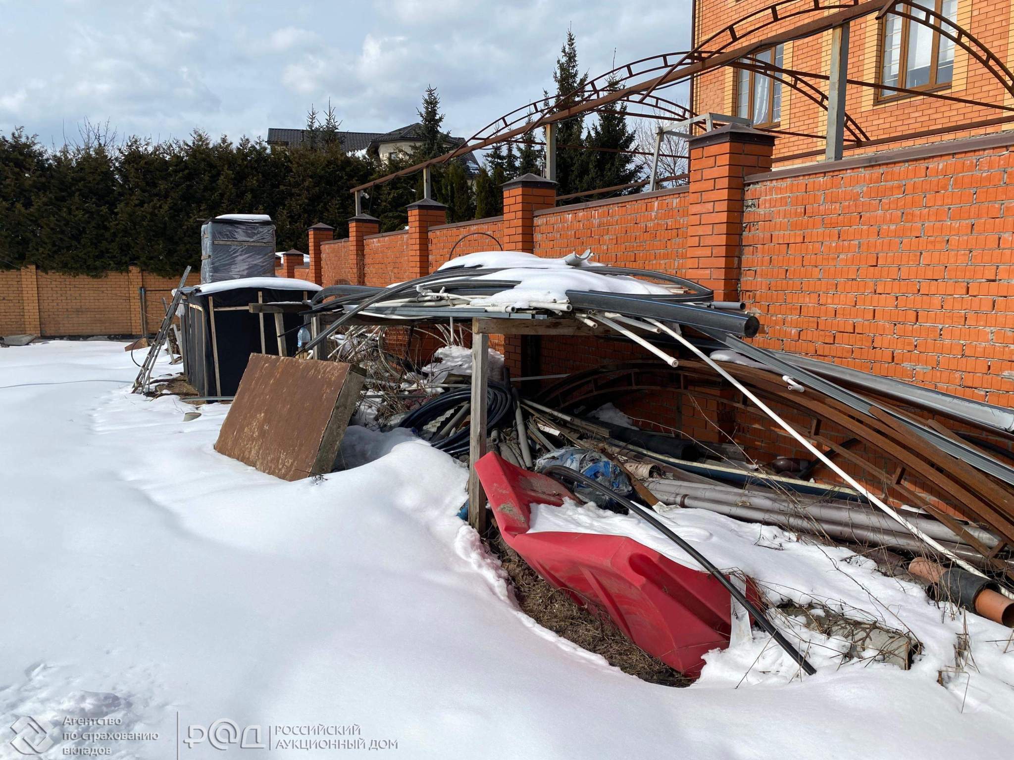 Продам земельный участок 1100 м.кв.