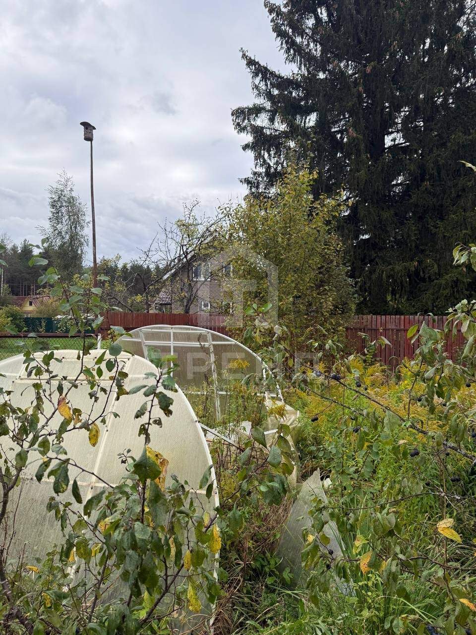 Продам земельный участок 660 м.кв.