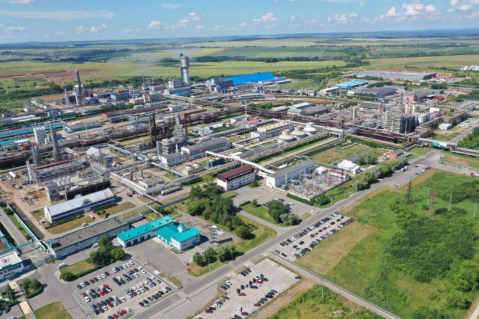 Продам торговое помещение 1957.5 м.кв.