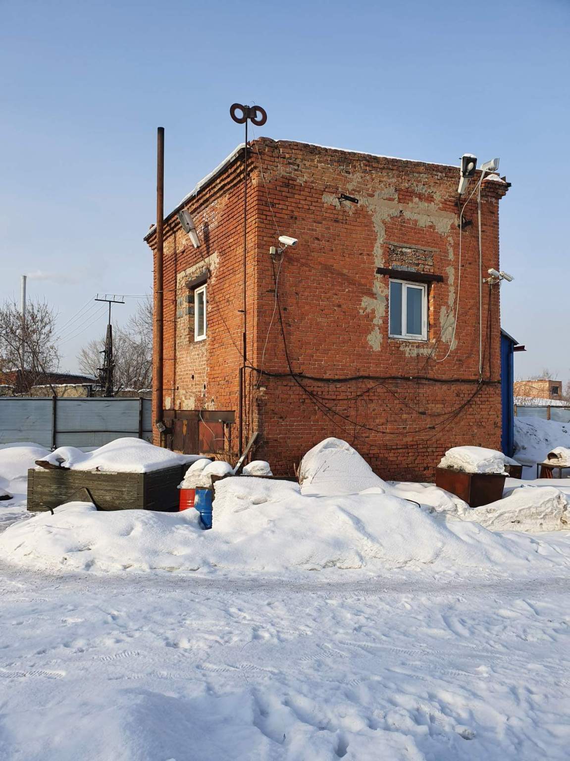 Продам торговое помещение 894 м.кв.