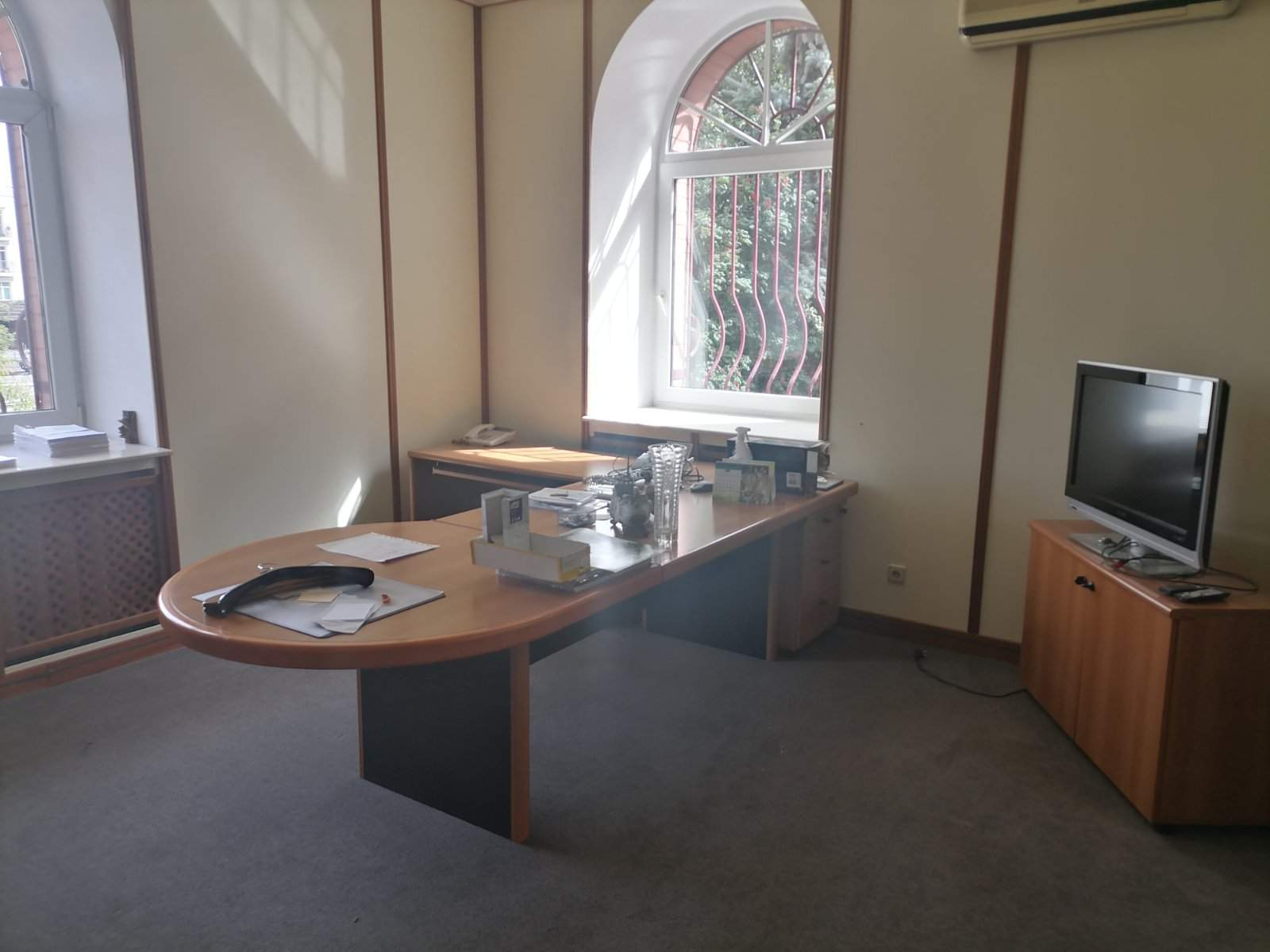 Продам торговое помещение 370.8 м.кв.