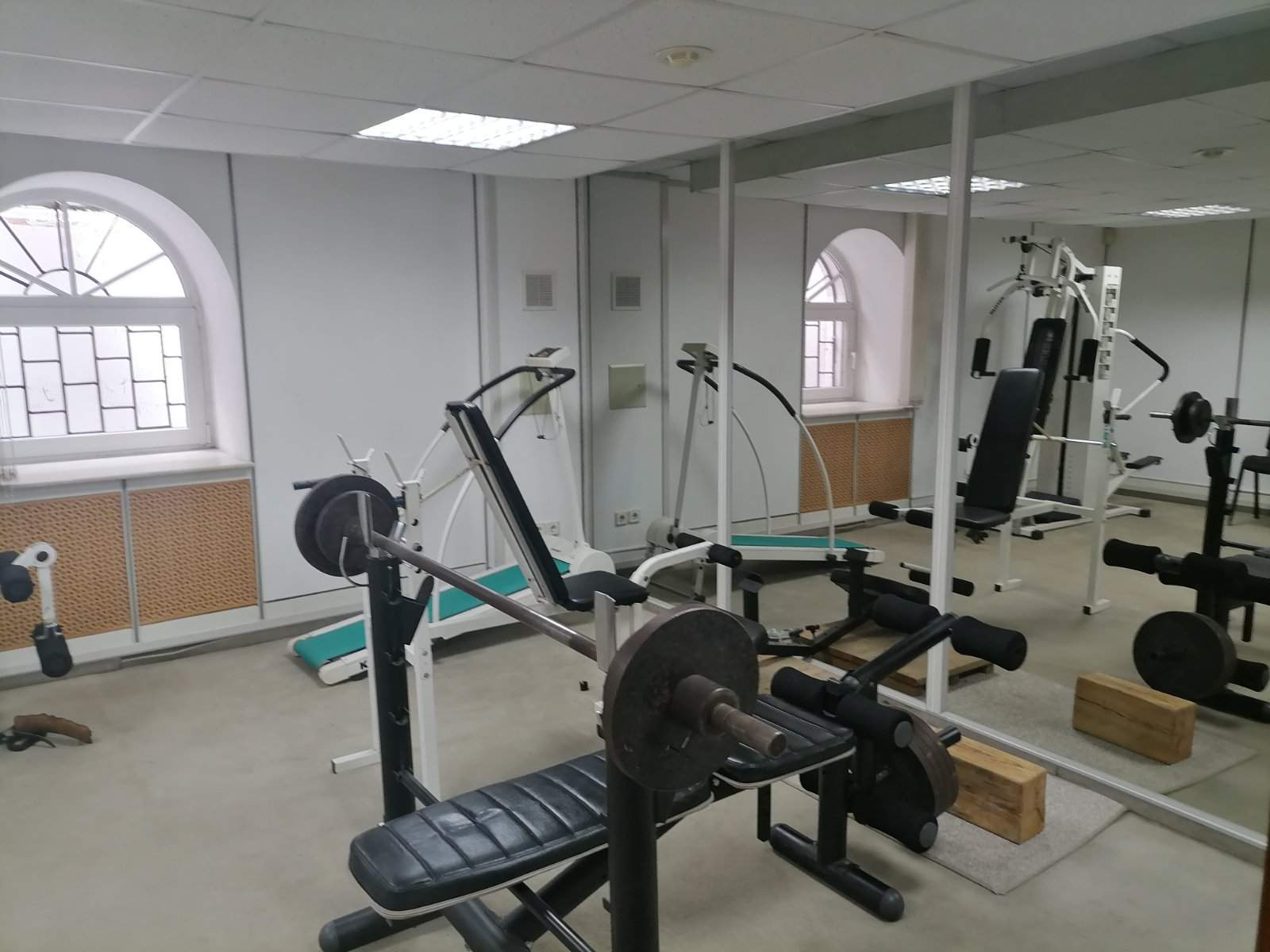 Продам торговое помещение 370.8 м.кв.