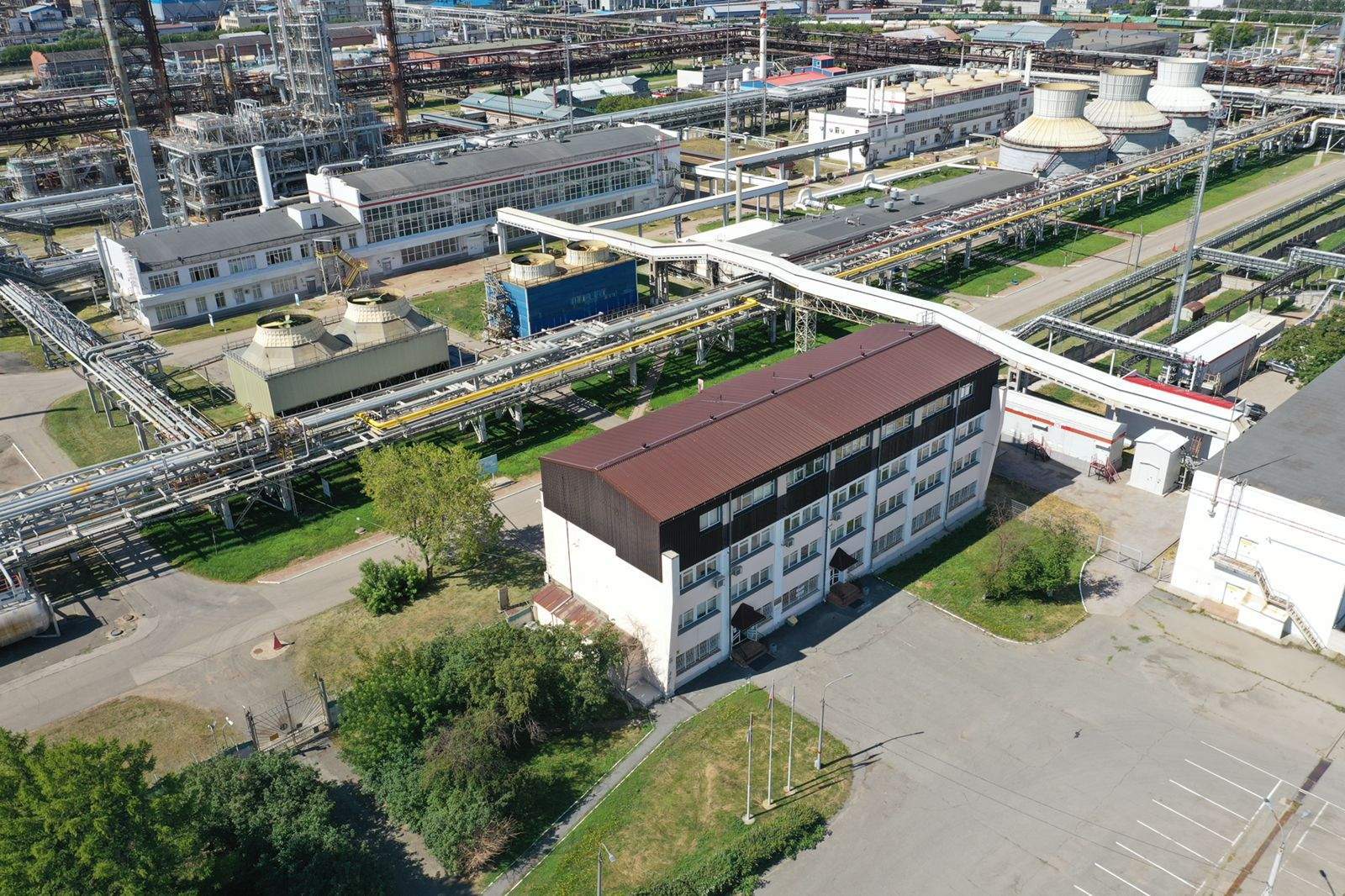 Продам торговое помещение 1957.5 м.кв.