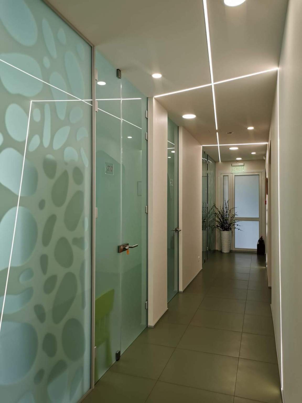 Продам торговое помещение 550 м.кв.