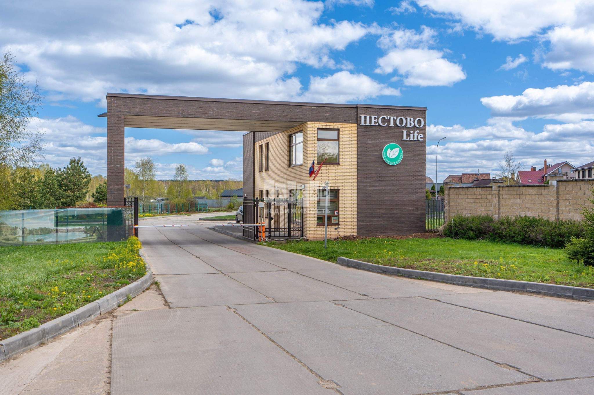 Продам земельный участок 2000 м.кв.