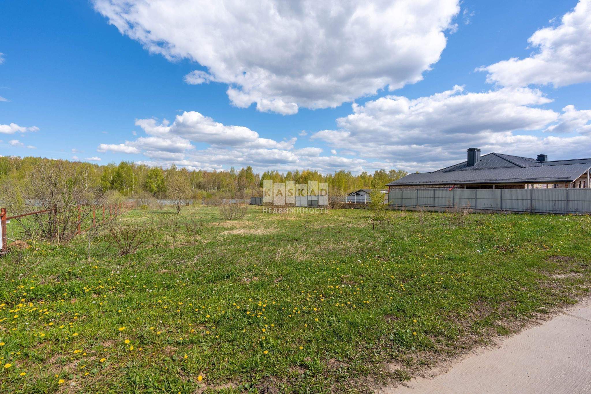 Продам земельный участок 2000 м.кв.