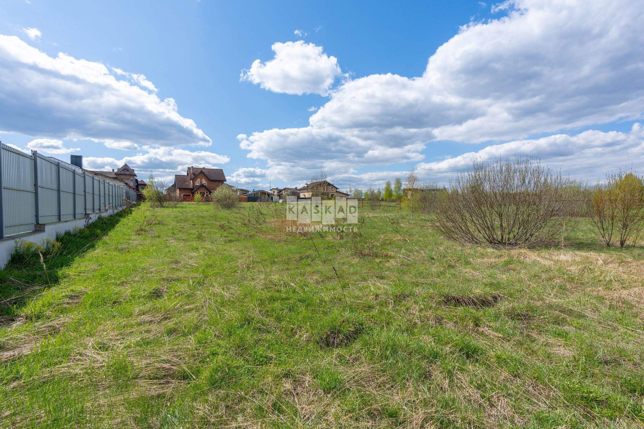 Продам земельный участок 1500 м.кв.