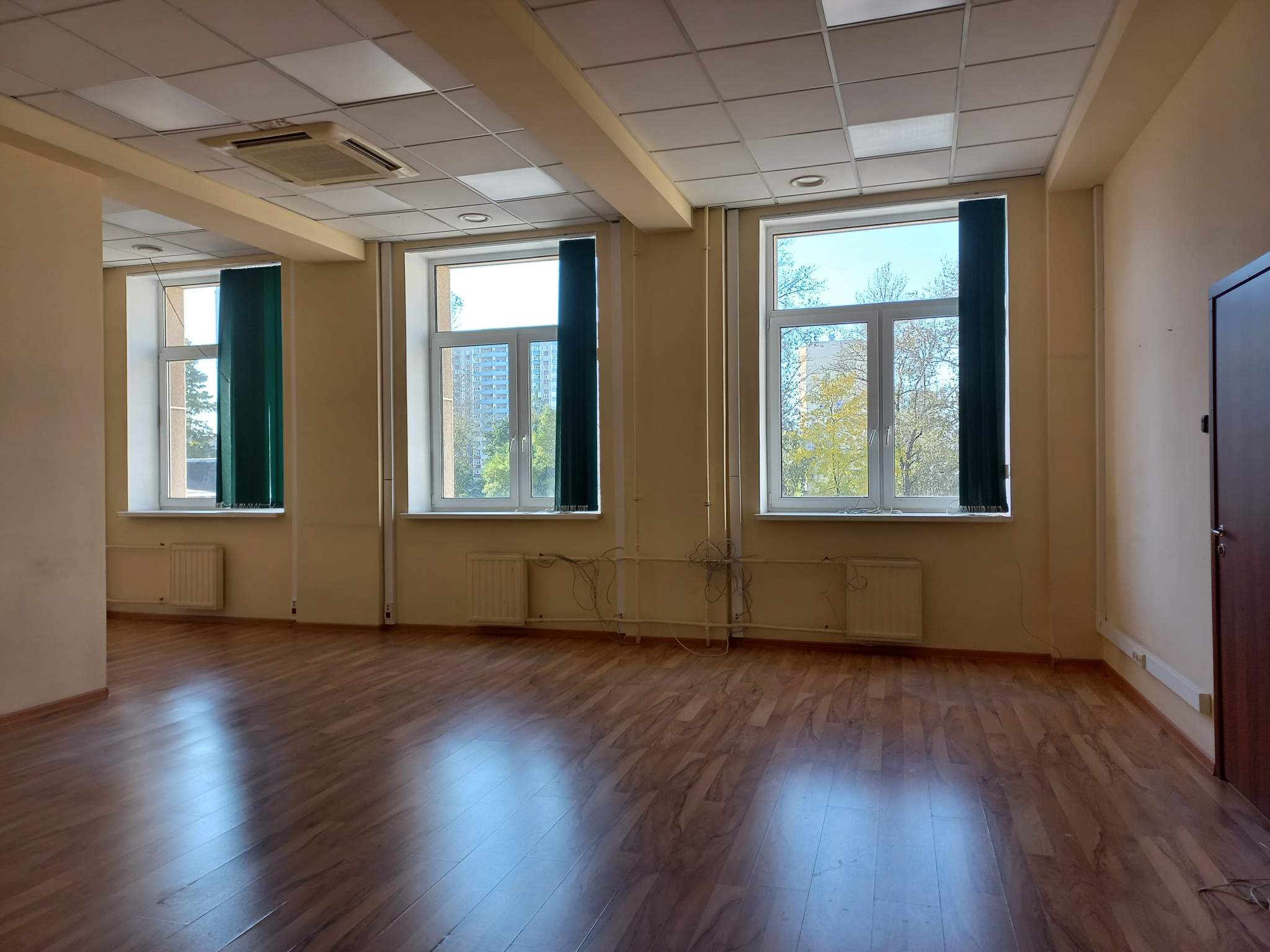 Сдам в аренду офис 196 м.кв.