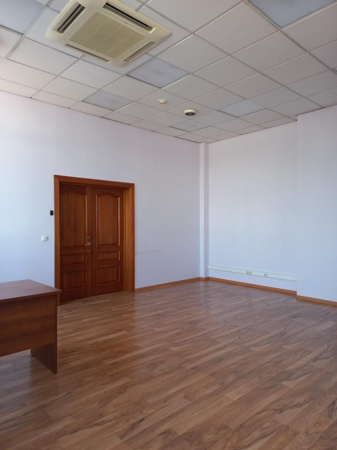 Сдам в аренду офис 196 м.кв.