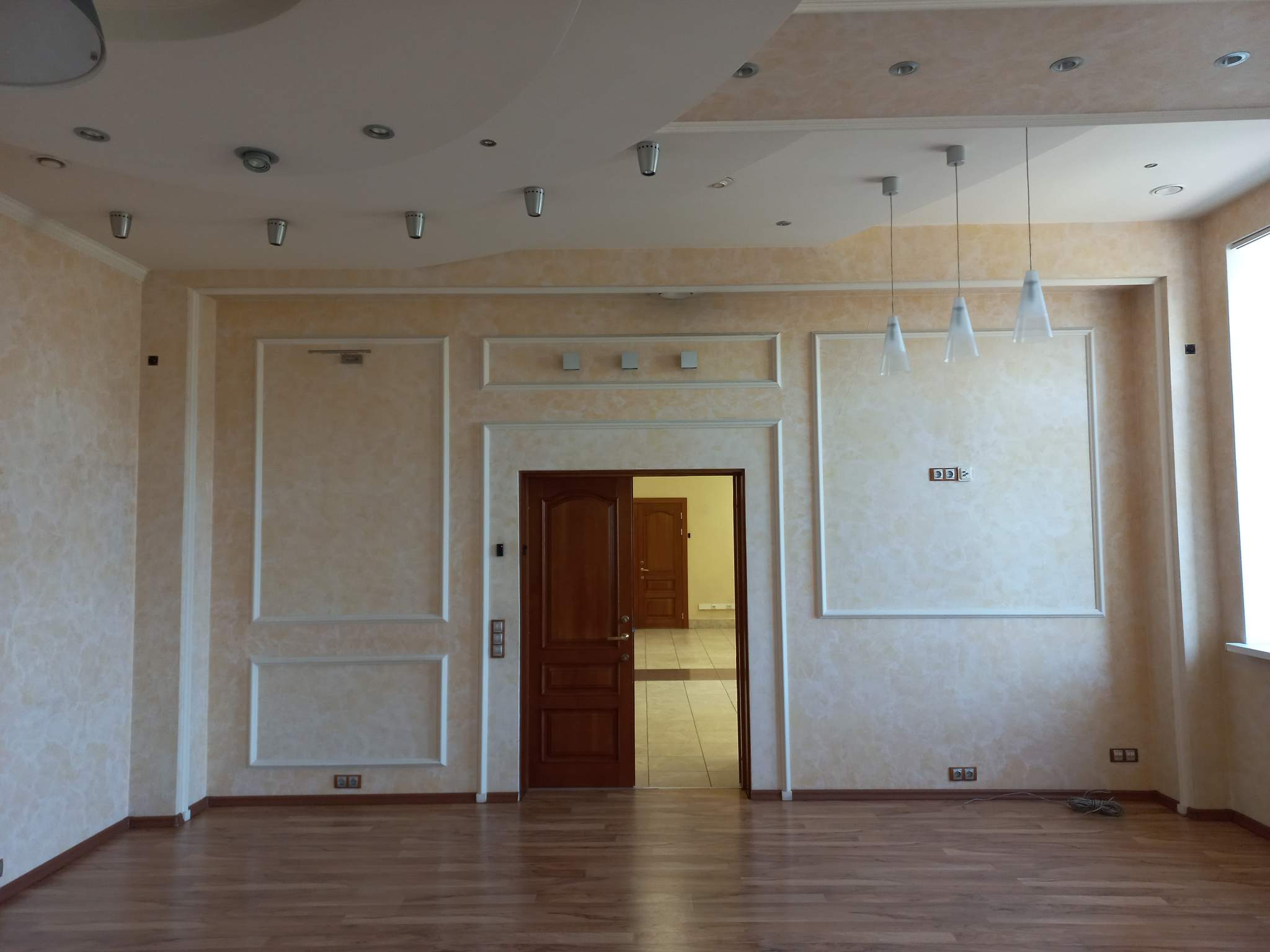 Сдам в аренду офис 196 м.кв.