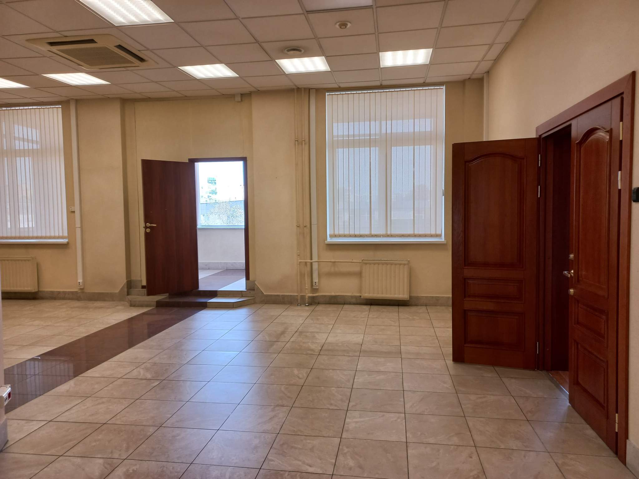 Сдам в аренду офис 196 м.кв.