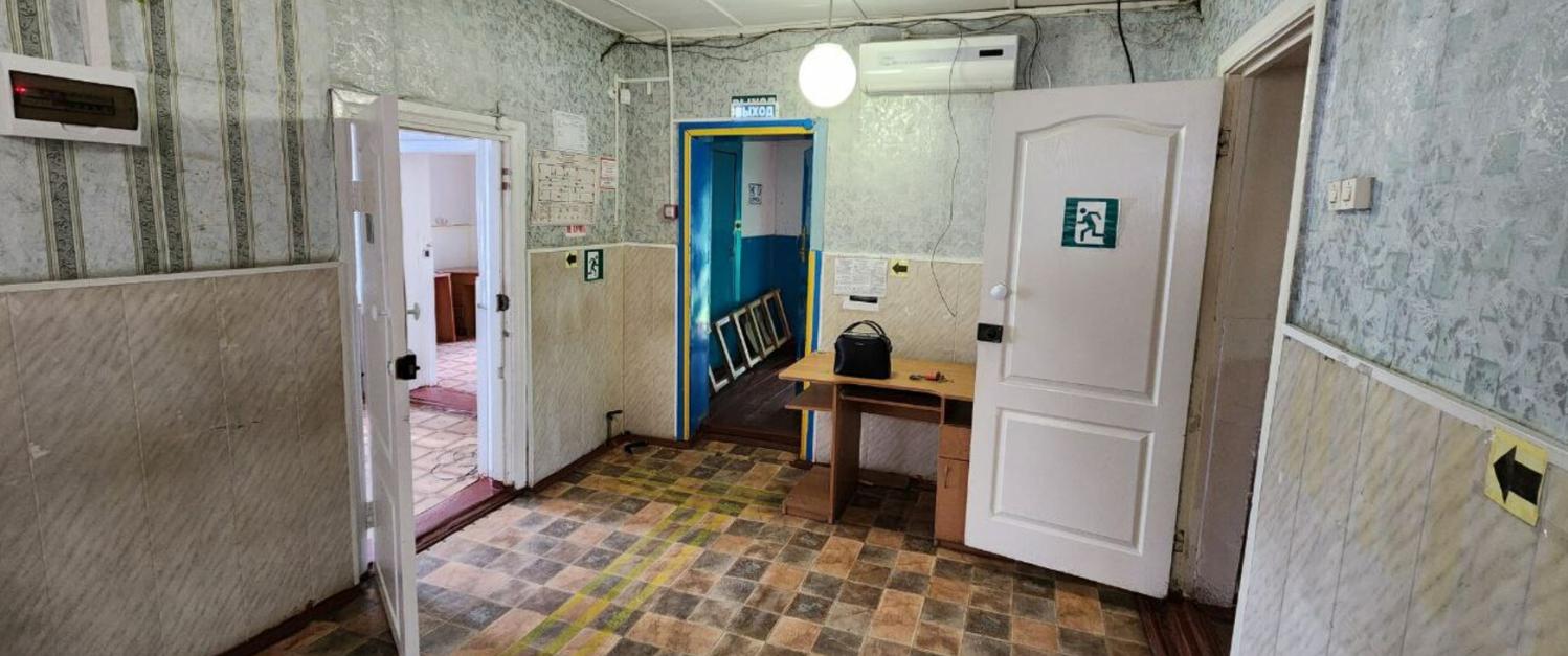 Продам торговое помещение 135.7 м.кв.