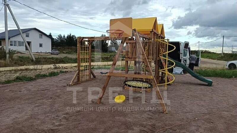 Продам земельный участок 1200 м.кв.