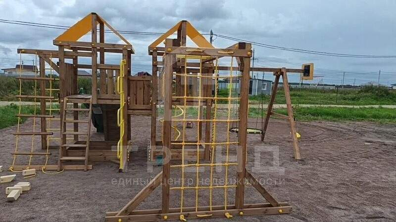 Продам земельный участок 1200 м.кв.