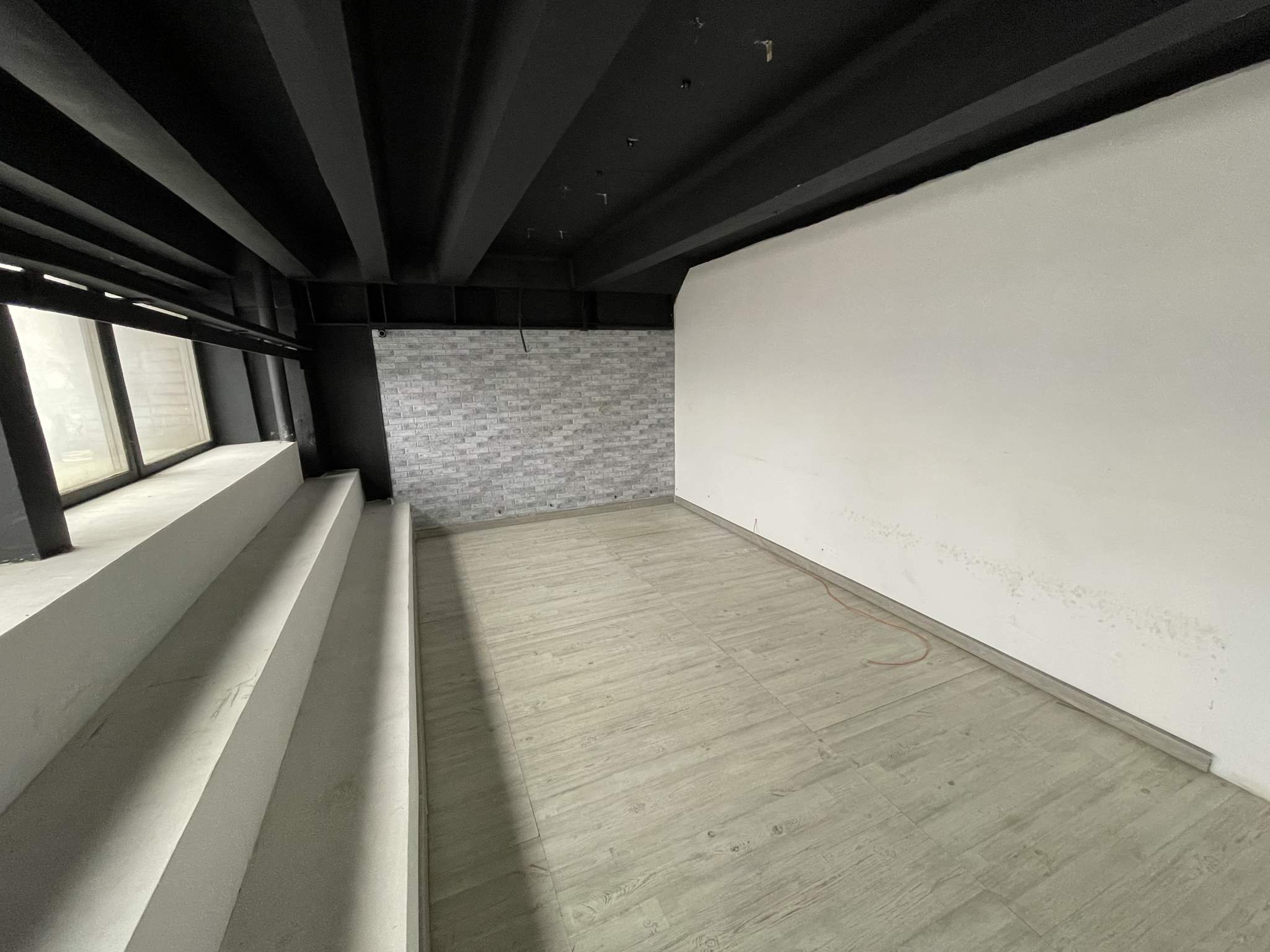 Сдам в аренду склад 104.7 м.кв.