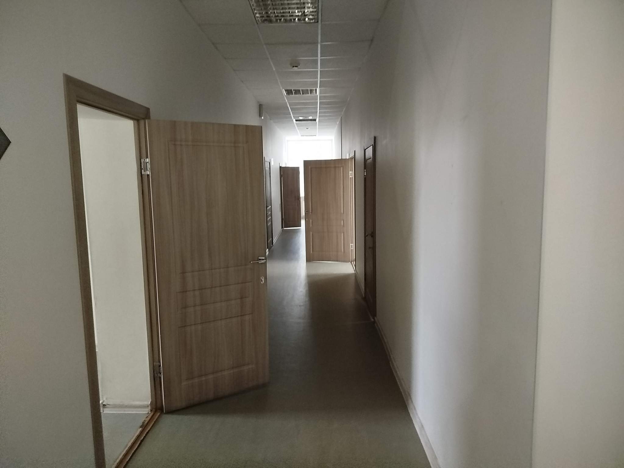 Продам торговое помещение 1708.6 м.кв.