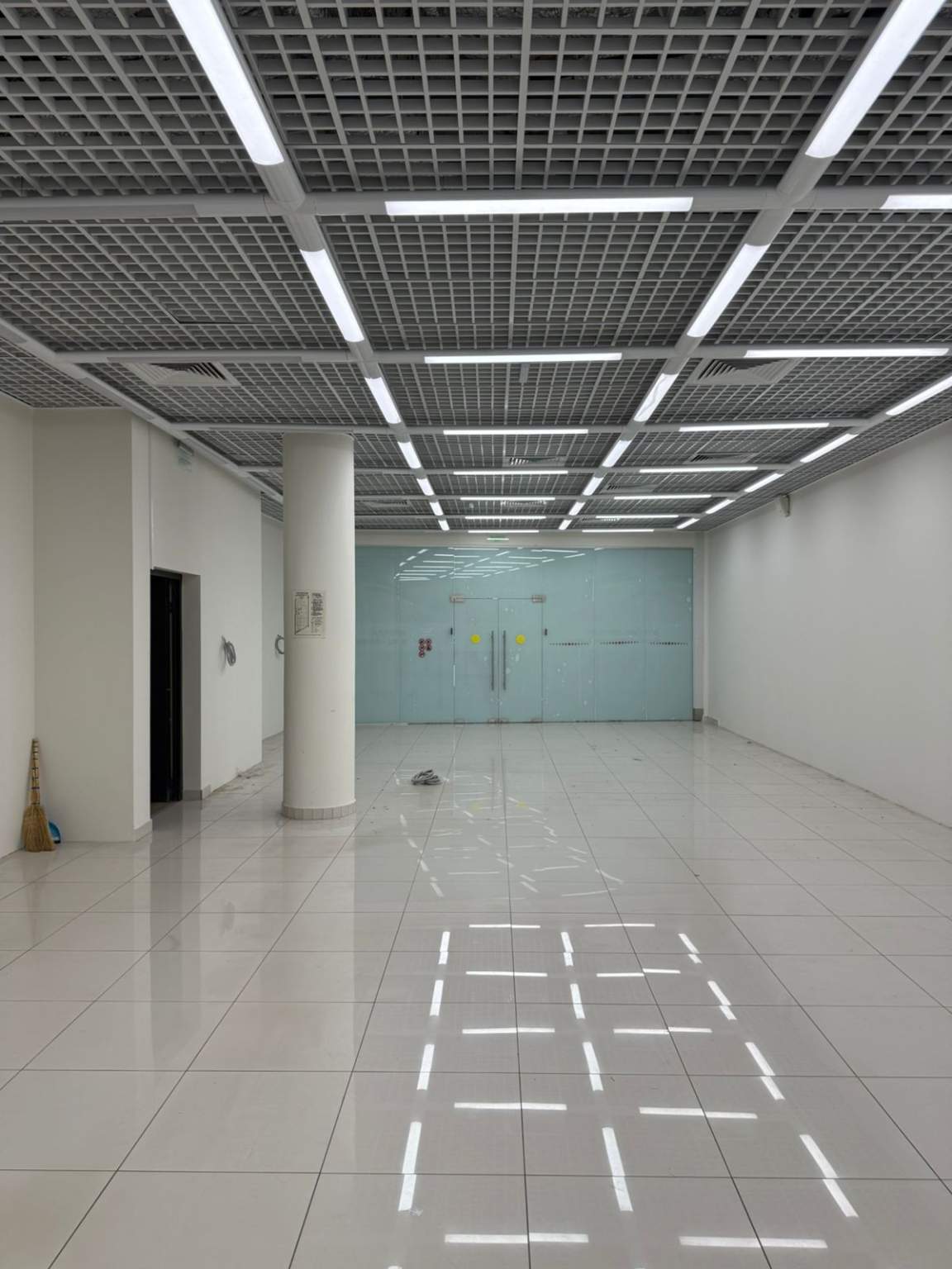 Фото: Торговое помещение 109.5 м2 в аренду test