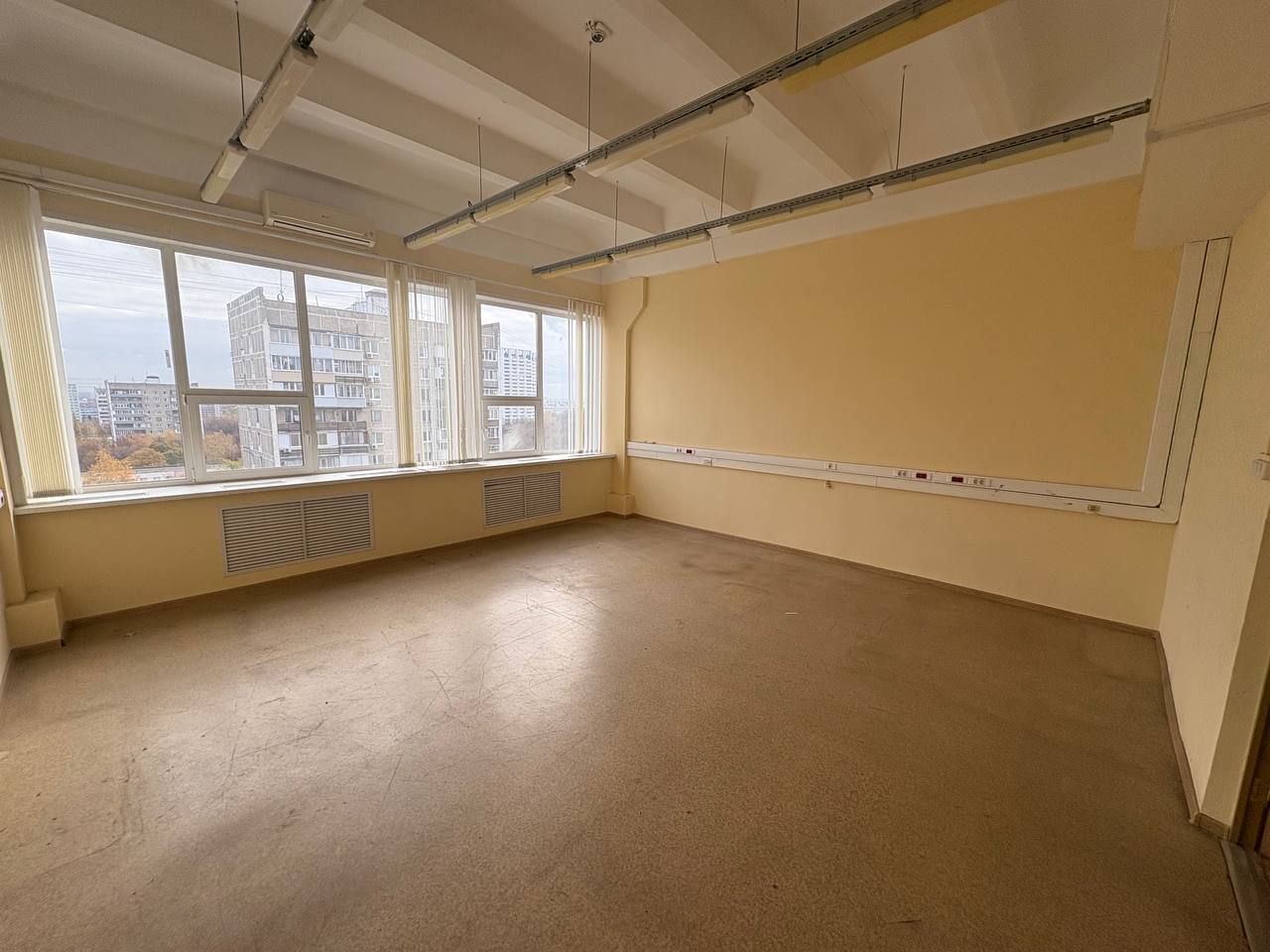 Фото: Аренда офиса 59 м2. 2 каб. 6 эт. м.Южная test