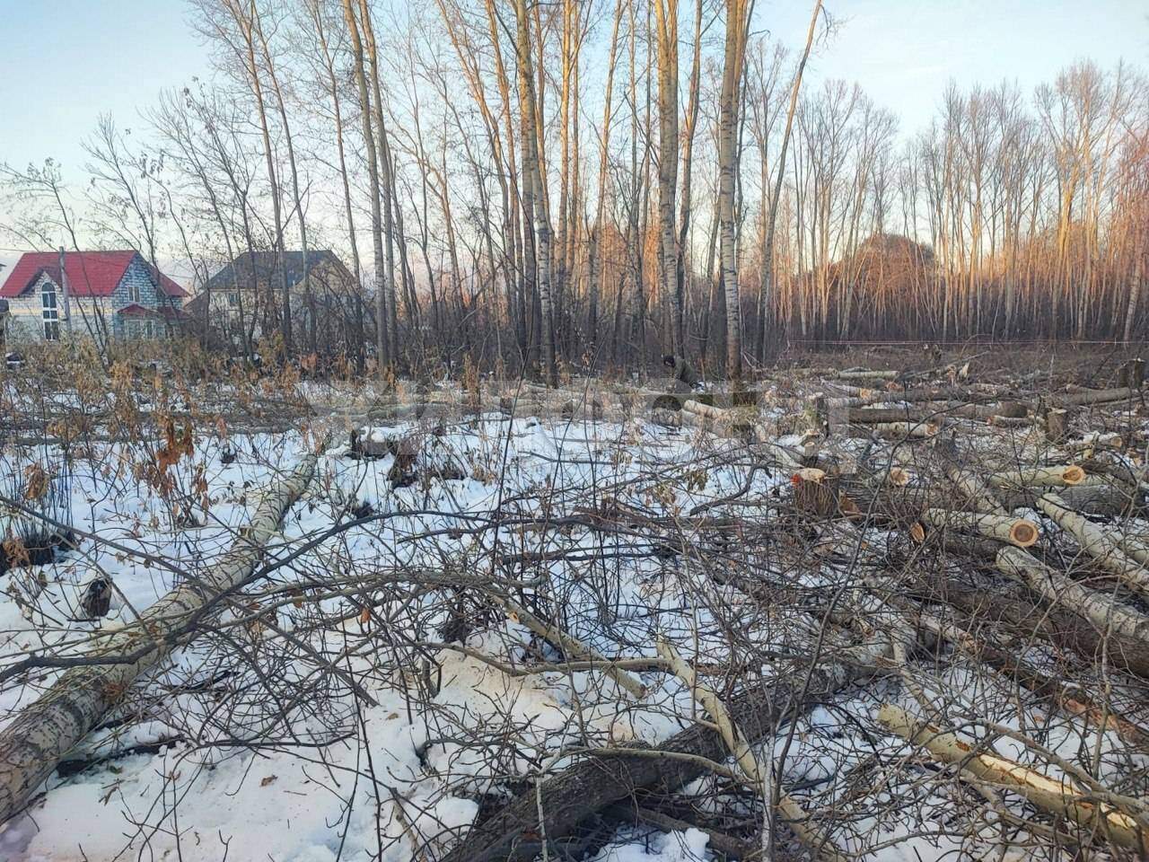 Продам земельный участок 704 м.кв.